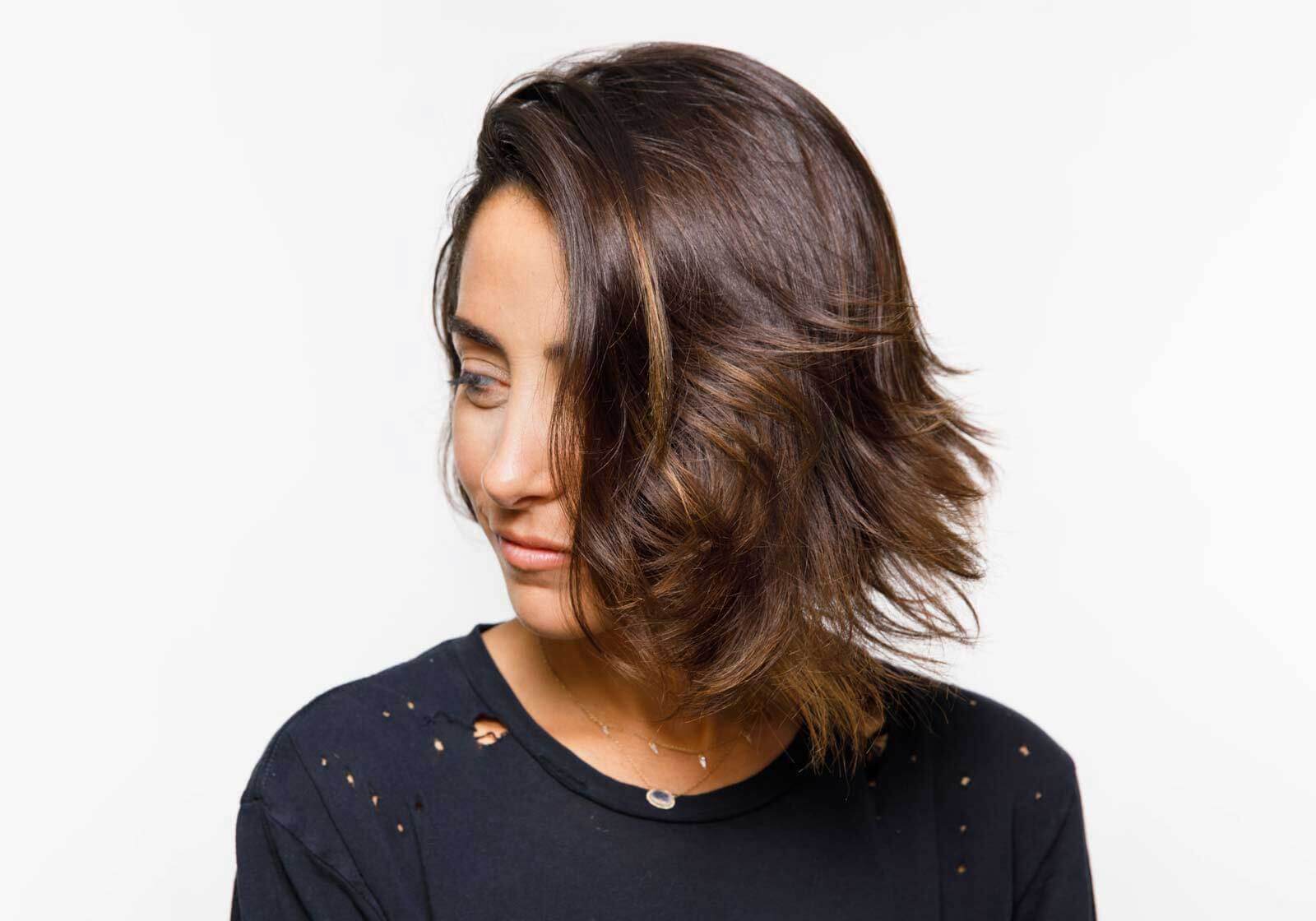 deep-parted-waves-short-hairstyle